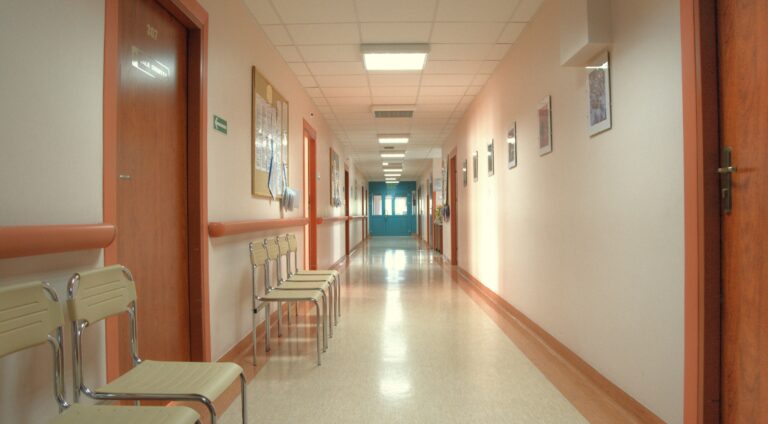 ابواب المستشفيات الداخلية
